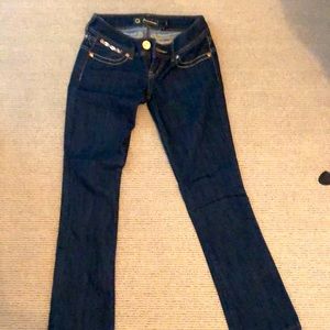 Jeans. Guess. Elliot straight leg.